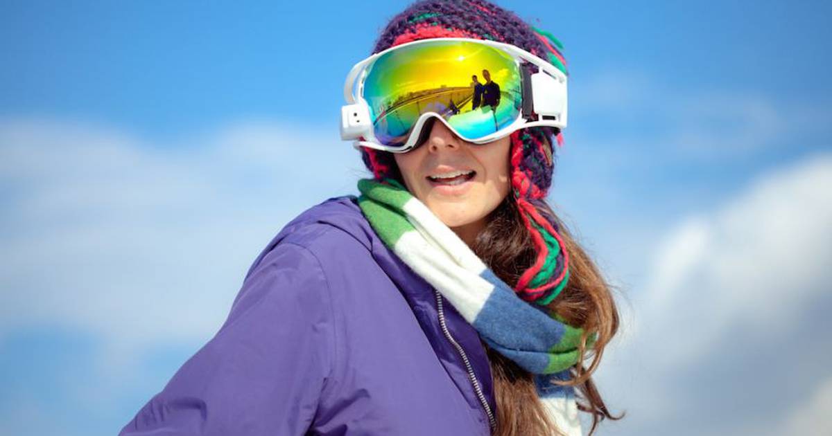 Ski aggu без очков. Очки для горнолыжников. Человек в горнолыжной маске. Девушка в горнолыжной маске. Горнолыжные очки маска.