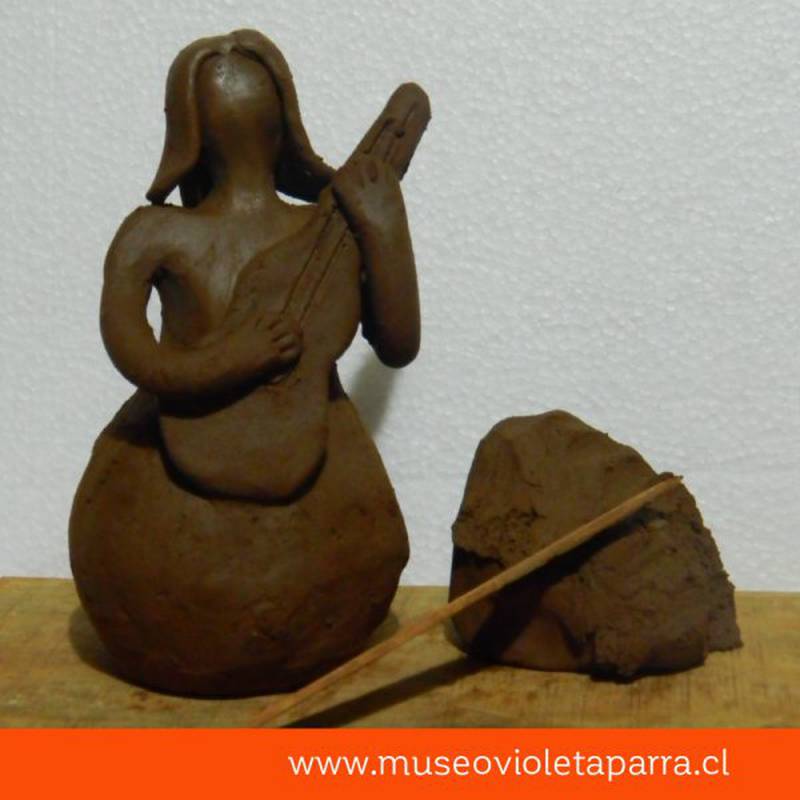 VioletaSigueContigo presentó el Taller de Elaboración de mate de calabaza -  Museo Violeta Parra