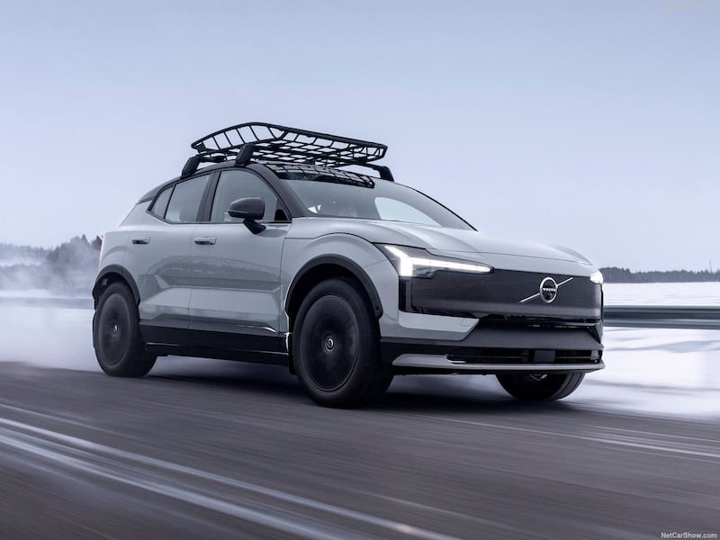 Volvo EX30 Cross Country 2025