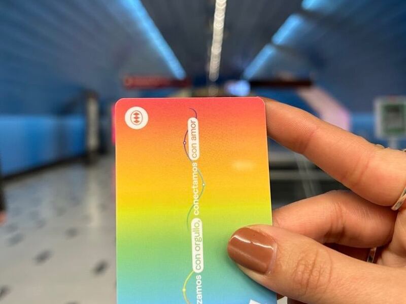 Metro lanza tarjeta bip especial por el Día del Orgullo: estas son las siete estaciones donde puedes conseguirla
