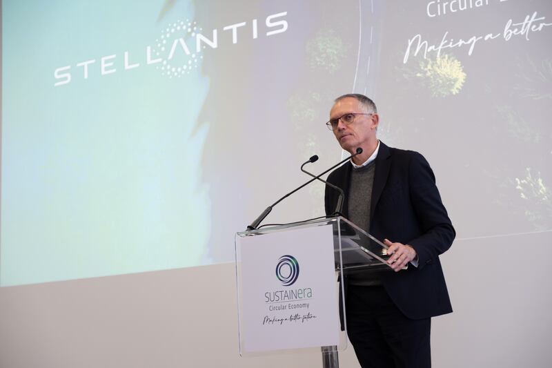 Carlos Tavares renuncia como CEO de Stellantis