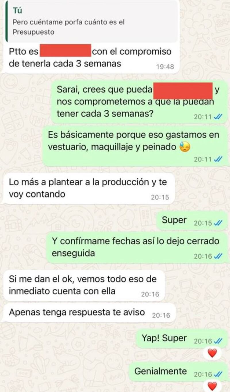 Chats de Michelle Carvalho con la producción de CHV