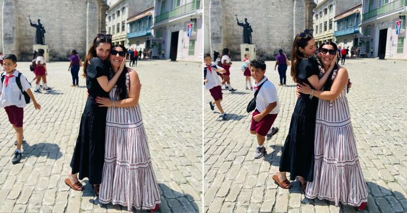 Ana de Armas junto a Claudia Muma, una de sus mejores amigas, en Cuba