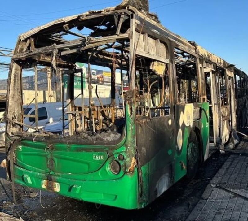 Bus incendiado.