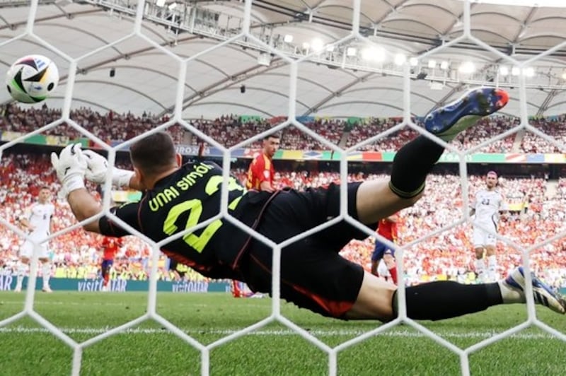 El arquero español fue una de las figuras de su selección en el partido de cuartos de final de la Eurocopa frete a Alemania.