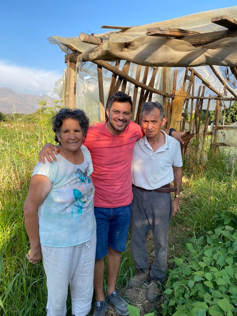 Simón Oliveros celebra su gran momento en TVN: “Donde me pongan, voy a jugar siempre al 100%”