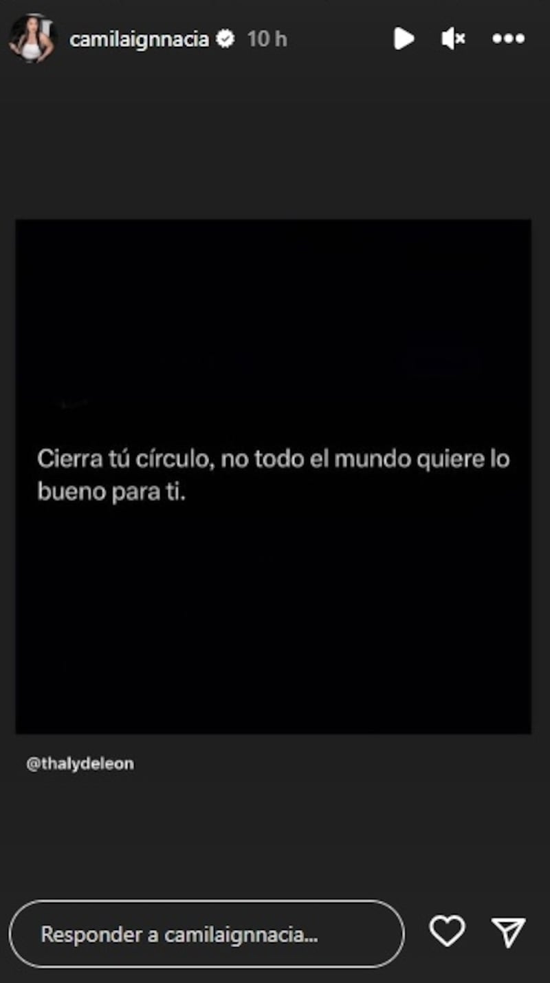 Camila Sepúlveda denunció anoche a Jordhy Thompson por haberla agredido verbal y físicamente.