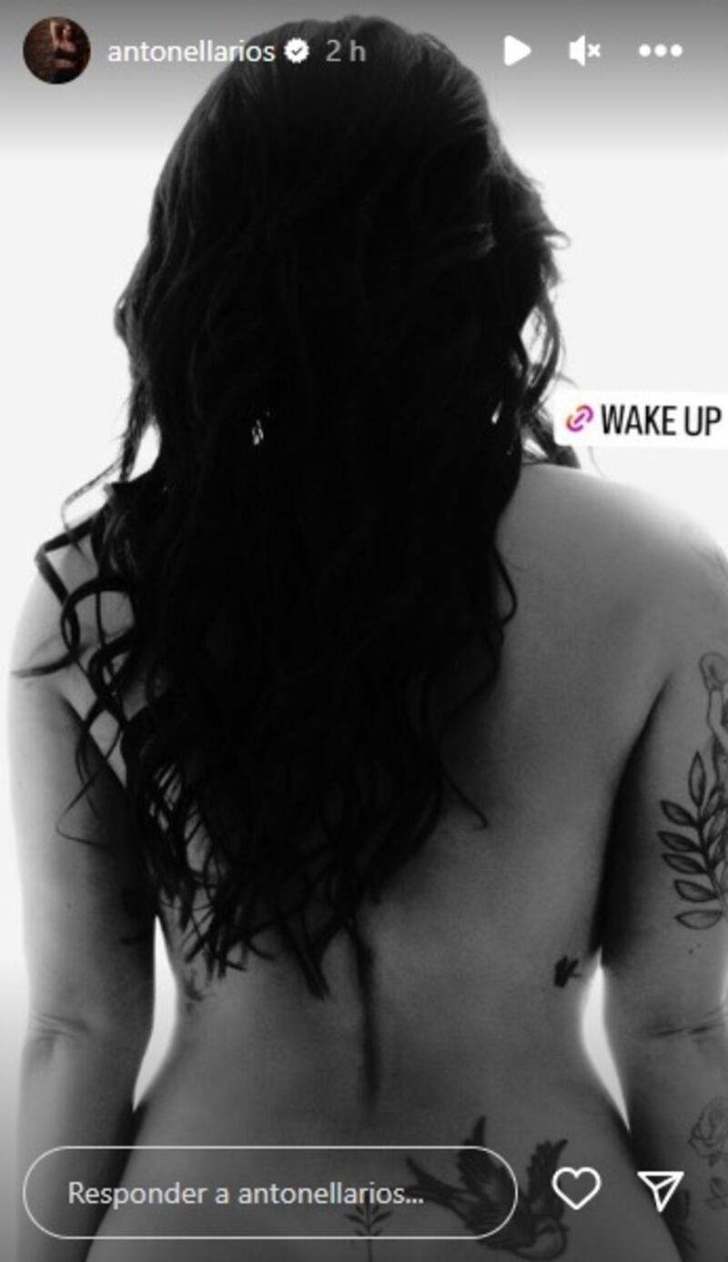 La actriz y conductora de televisión promocionó en sus redes sociales las fotografías eróticas que publica en su cuenta de la plataforma Unlock.