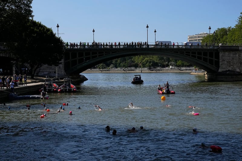 Alcaldesa de París Río Sena