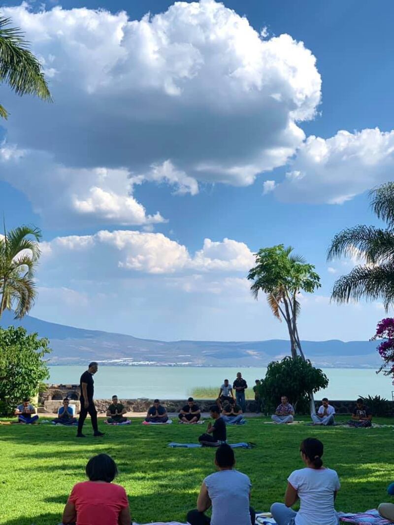 El lugar se ubica en la carretera Jocotepec-Chapala en Jalisco.