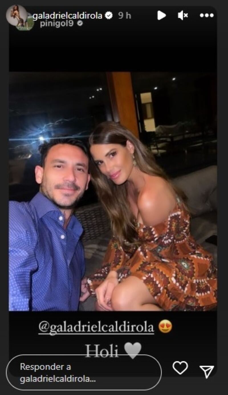 Gala Caldirola y Mauricio Pinilla compartieron anoche una nueva foto en redes sociales para oficializar su relación amorosa.