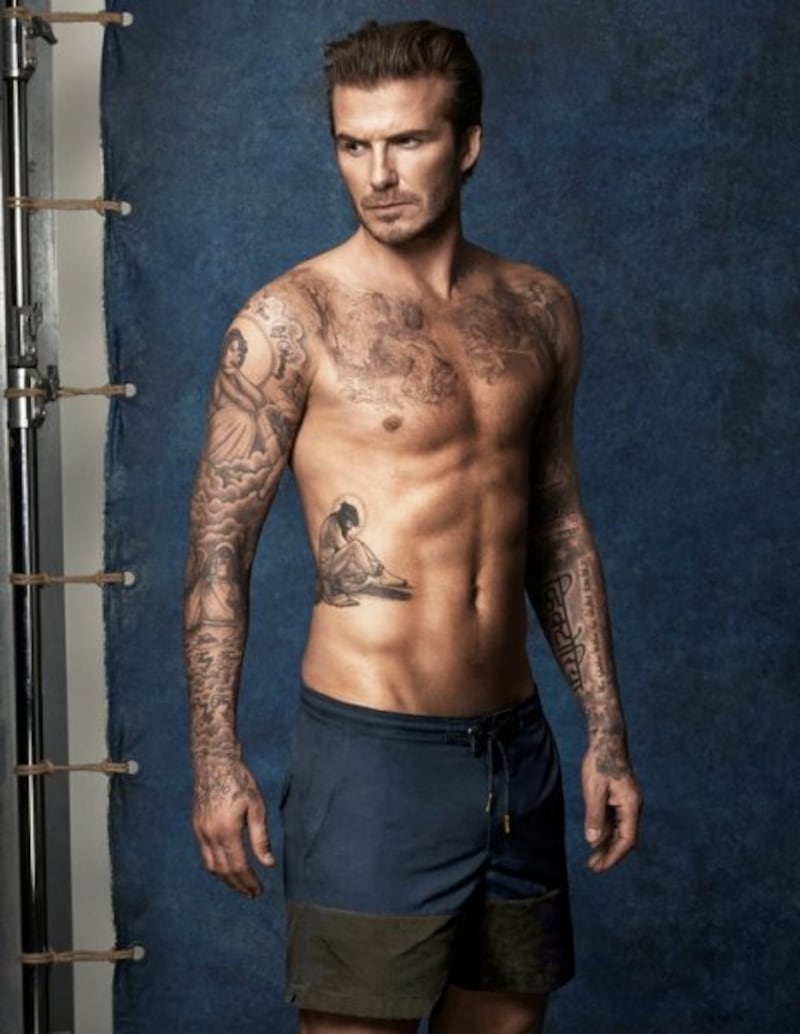 El Rey de la publicidad: David Beckham muestra sus abdominales en nueva  campaña de H&M – Publimetro Chile