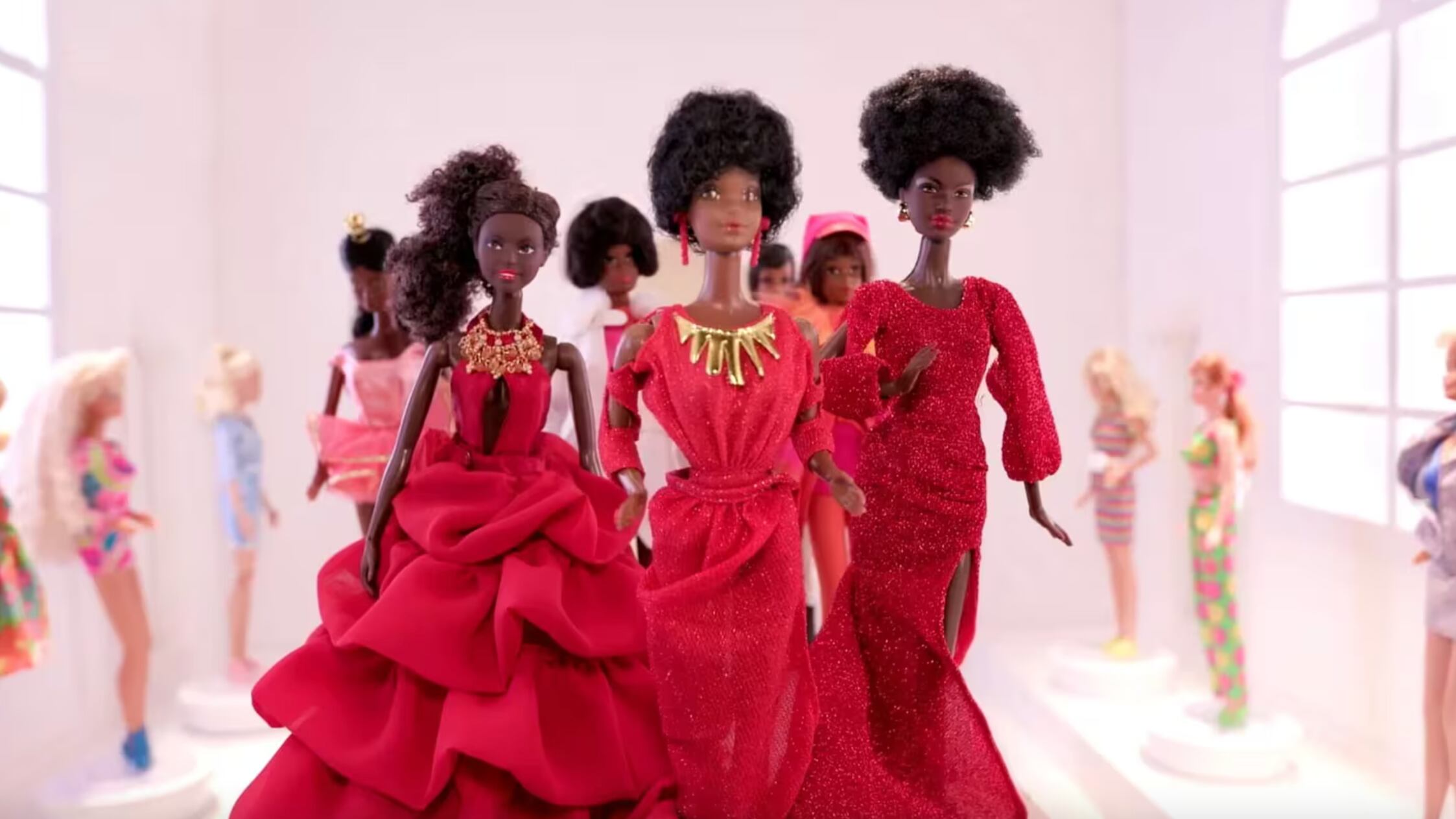 Esta producción plasma la historia de La Barbie Negra.