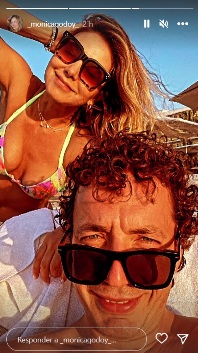 Amigo?”: Mónica Godoy deslumbra en bikini bien acompañada de actor español  – Publimetro Chile