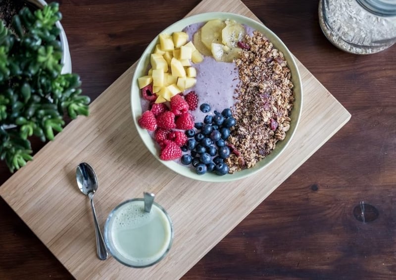 Incluir proteína y carbohidratos saludables es la mejor opción para desayunar