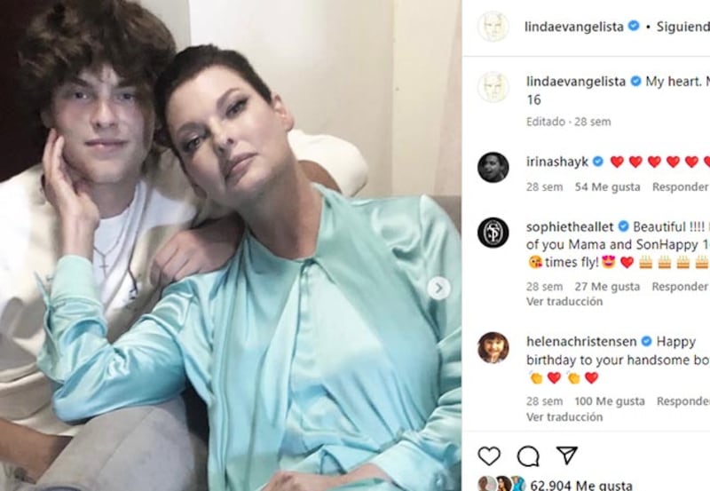 El hijo de Linda Evangelista e hijastro de Salma Hayek se roba las miradas