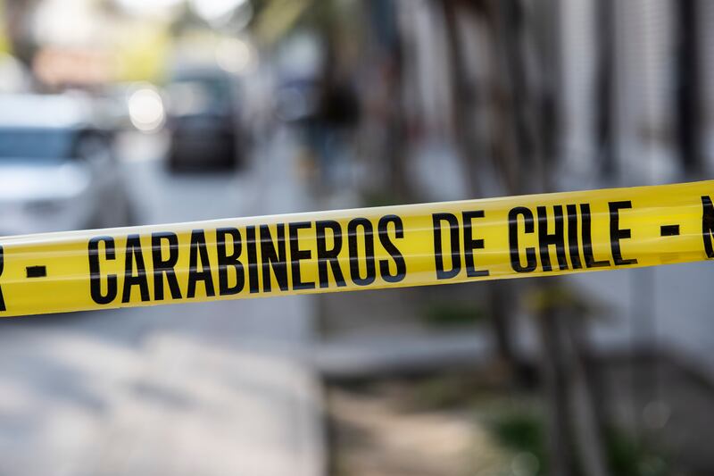 Turbazo en local chino del Barrio Meiggs terminó en un homicidio (Imagen referencial) | 03 de octubre de 2023 / SANTIAGO 
Turbazo en local chino del Barrio Meiggs terminó con el homicidio de hombre de nacionalidad china. En el lugar operaba un casino clandestino y presuntamente algunas otras actividades ilícitas. 
FRANCISCO PAREDES / AGENCIA UNO