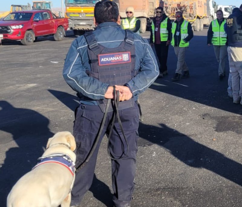 En el marco del Plan #CallesProtegidas inspectores de @Fisca_MTT realizaron controles en comuna de Huara, Región de Tarapacá.