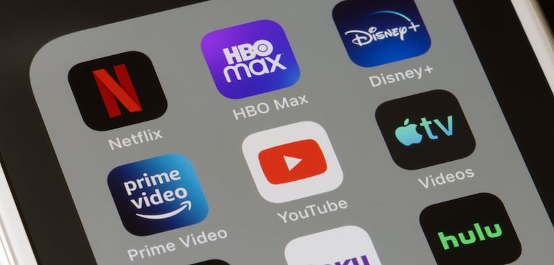 Logo: YouTube, Disney+, Netflix, Amazon Prime Video, HBO Max.