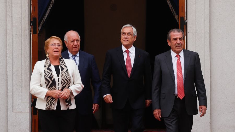 Diálogos constitucionales: RN afirma que expresidente Piñera manifestó su “voluntad” de colaborar en “establecer una comisión de expertos”