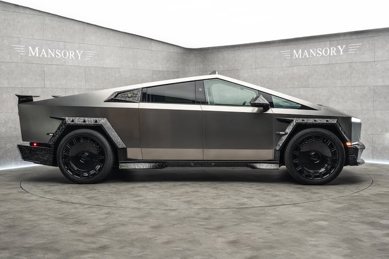 Mansory transforma el Tesla Cybertruck