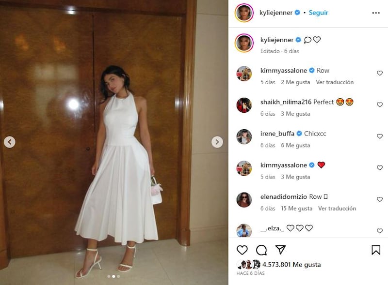 Kylie Jenner está apostando por looks monocromáticos, elegantes y atemporales