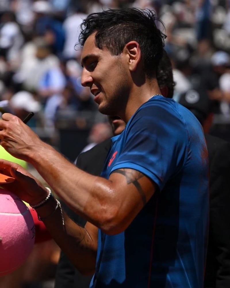 El tenista chileno se convirtió en el regalón de los hinchas italianos luego de sus recientes victorias ante Novak Djokovic y Karen Khachanov en el Masters 1000 de Roma.