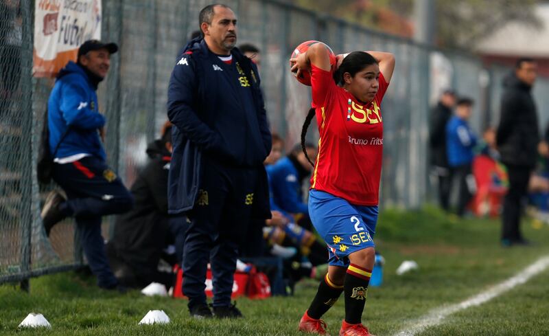 El equipo femenino de Unión Española es dirigido por Andrés Aguayo