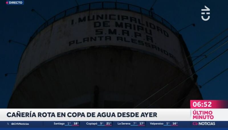 Imagen de cañería rota en torre de agua potable de Smapa.