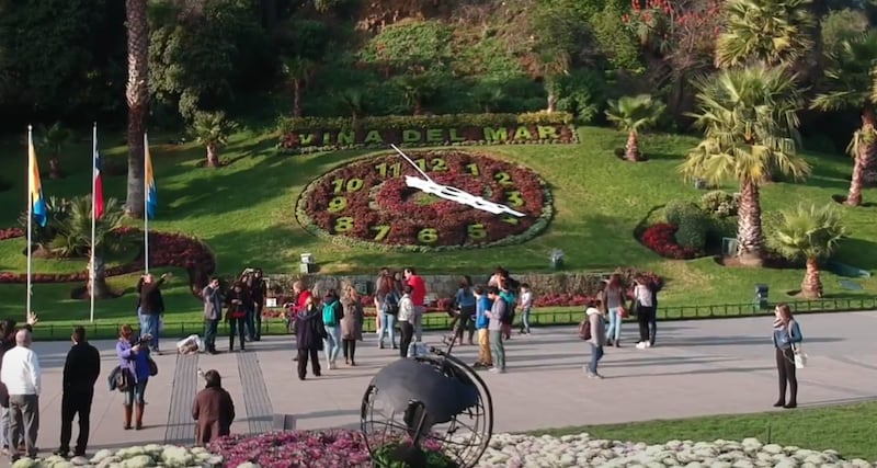 Reloj Viña del Mar fue instalado en el año 1962 a los pies del cerro Castillo.