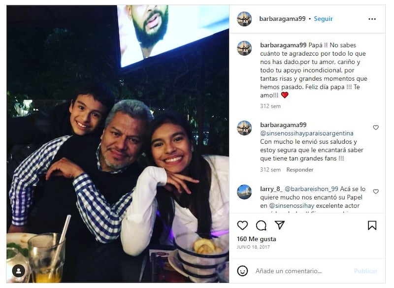 Dagoberto Gama junto a sus hijos menores