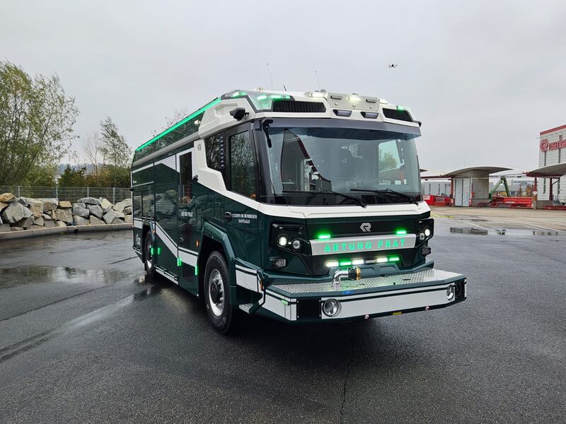 Primer carro bomba eléctrico de Latinoamérica llega a Chile