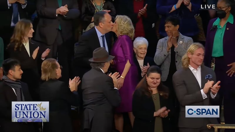 Jill Biden beso polémico