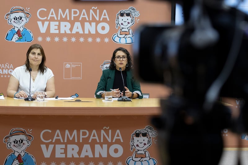 Las autoridades de la cartera ministerial de salud hicieron un llamado a la población para reforzar su autocuidado ante el alza en las temperaturas, de manera que con ello se prevengan posibles enfermedades asociadas a la exposición solar.