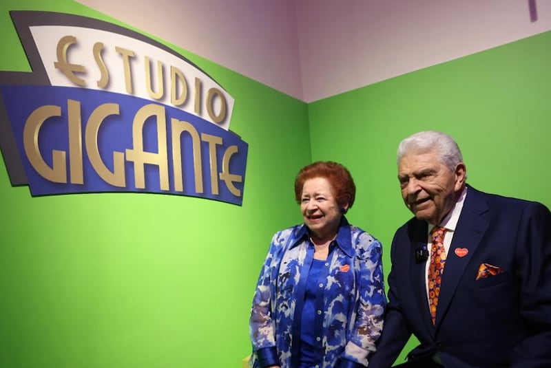 Don Francisco en la inauguración del nuevo espacio “Sala Estudio Gigante”, en el Centro de Extensión Alameda de la Universidad Católica de Chile.