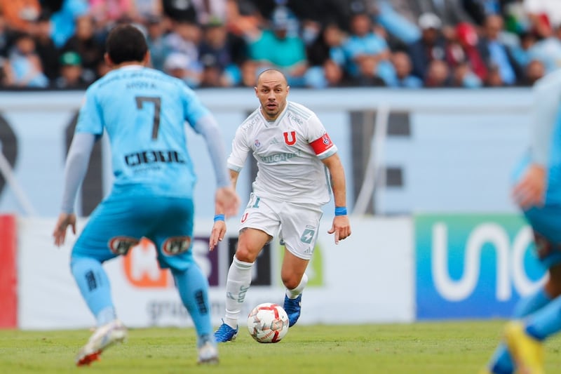 El capitán de la U poco pudo hacer para evitar la goleada sufrida ante Deportes Iquique.