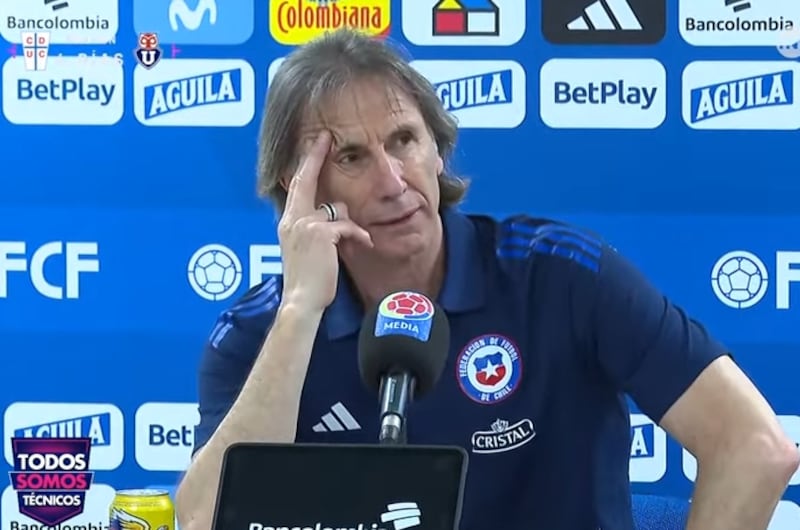 El entrenador de la selección chilena en la conferencia de prensa posterior a la goleada de 4-0 sufrida ante Colombia.