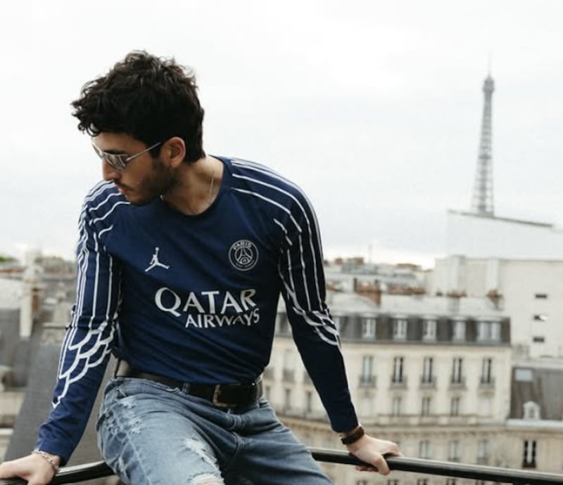 Sebastián Yatra en su viaje por París.