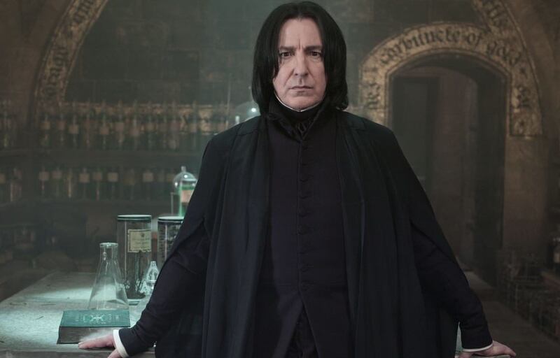 Alan Rickman como Severus Snape