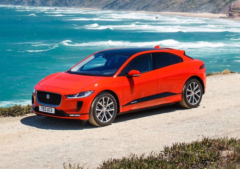 Jaguar I-Pace: De "Auto del Año" a retiro masivo por fallas en baterías