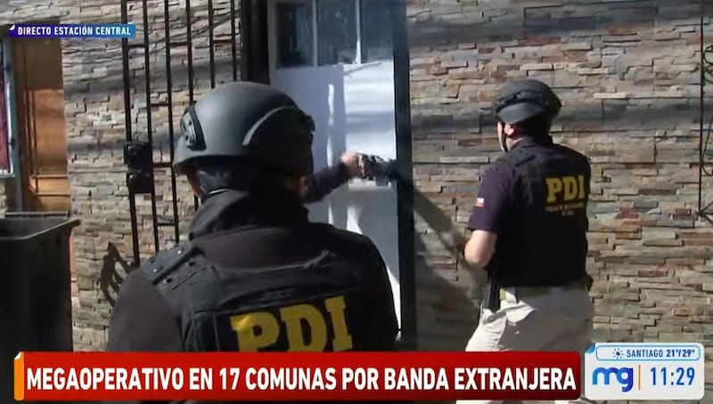 Más de un millar de efectivos policiales estuvieron desplegados en 17 comunas de la RM.