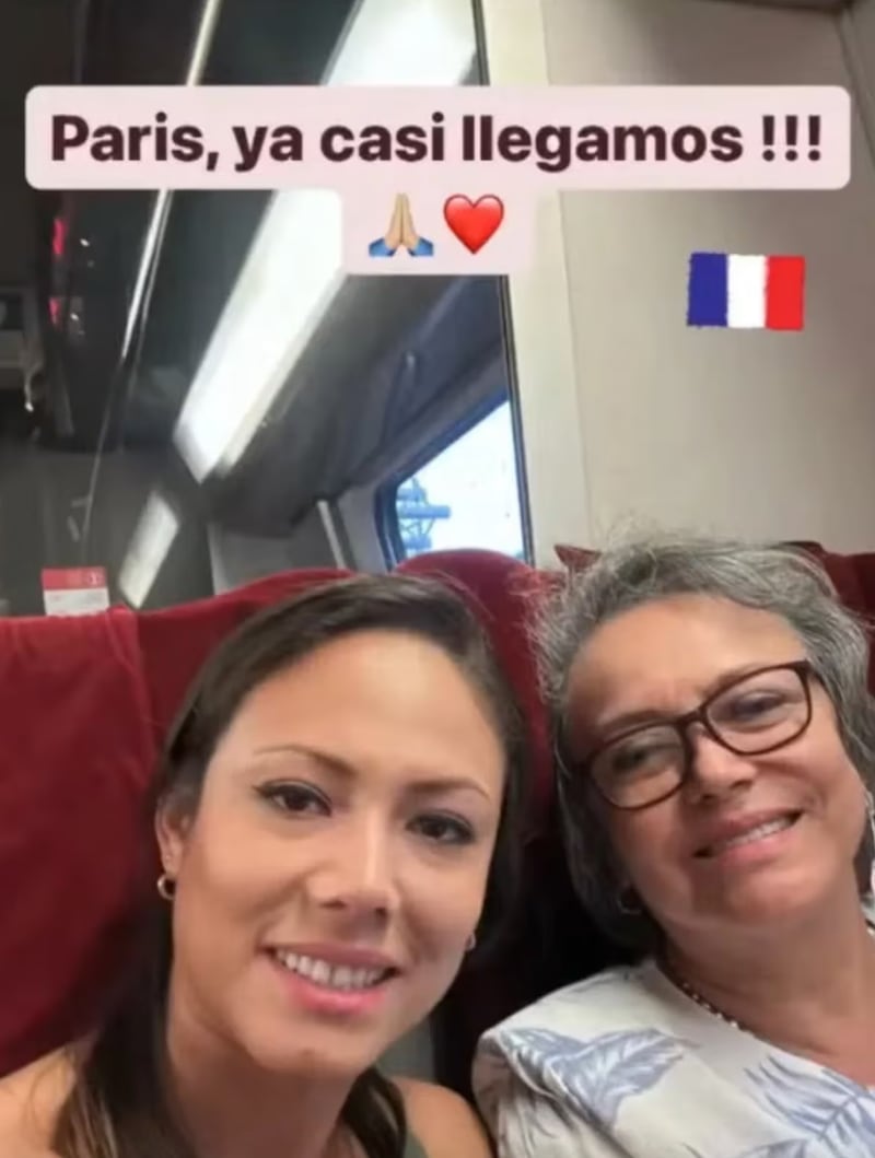 Silvana viajó con su papá a París para un show de Ana Gabriel