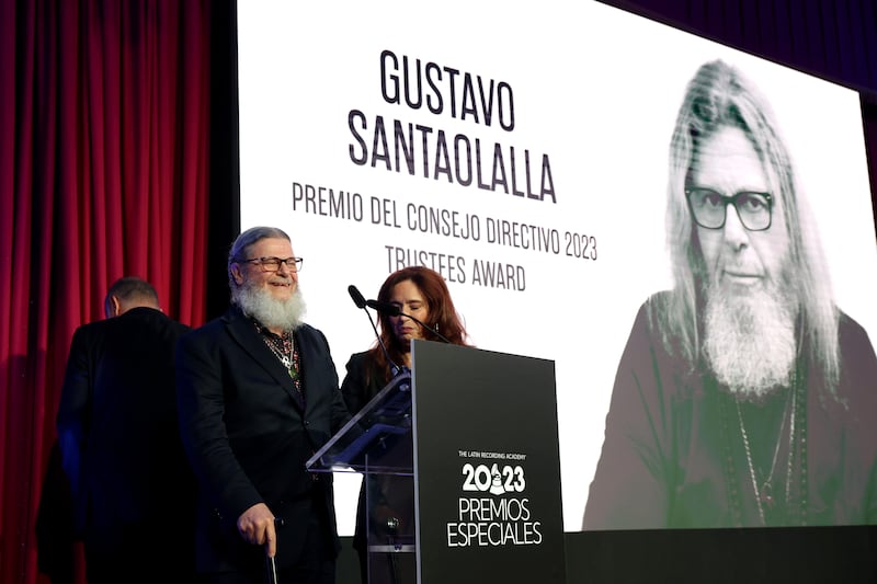 La Semana de la 24ª Entrega Anual del Latin Grammy comenzó con con la entrega de Premios Especiales que incluyó a los siguientes homenajeados: Carmen Linares, Mijares, Arturo Sandoval, Simone, Soda Stereo, Ana Torroja, Alex Acuña, Gustavo Santaolalla y Wisón Torres.