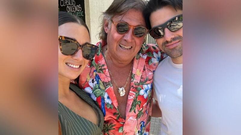 Tita Ureta junto a su padre y su tío, Pablo