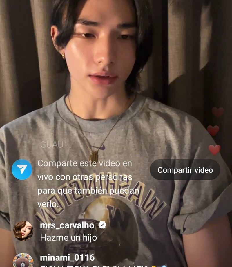 Michelle Carvalho en live de Hyunjin | Fuente: Twitter