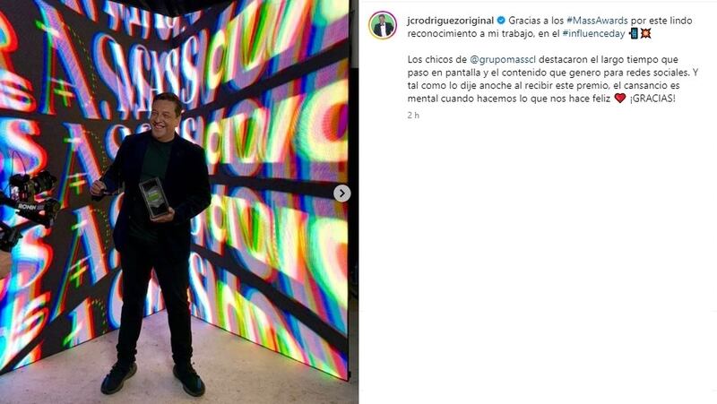 El rostro de CHV agradeció el premio que recibió por su rol de generador de contenido como influencer en el país.