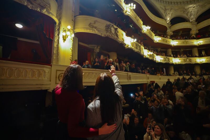 Irací Hassler y Ana Gabriel en el Teatro Municipal de Santiago