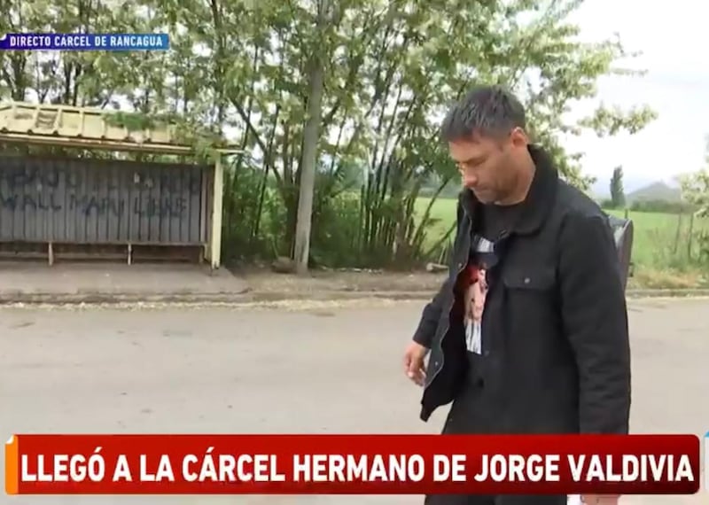 Claudio Valdivia llegó hasta la Cárcel de Rancagua para visitar a su hermano Jorge. Meganoticias