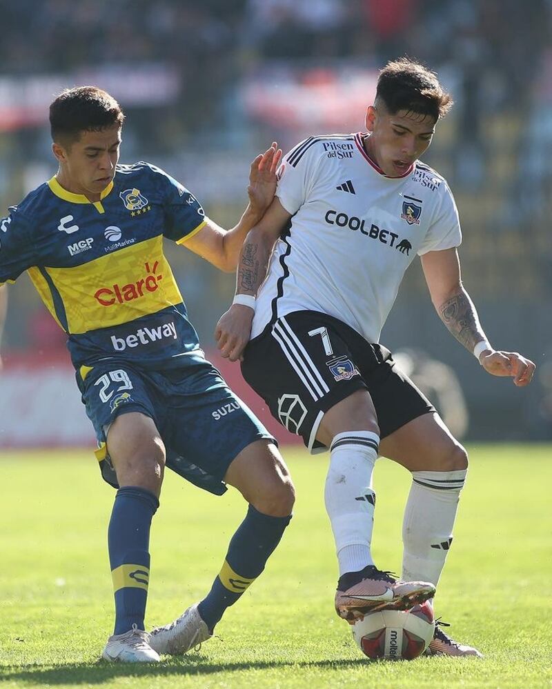 Carlos Palacios anotó el empate parcial de Colo Colo frente a Everton.