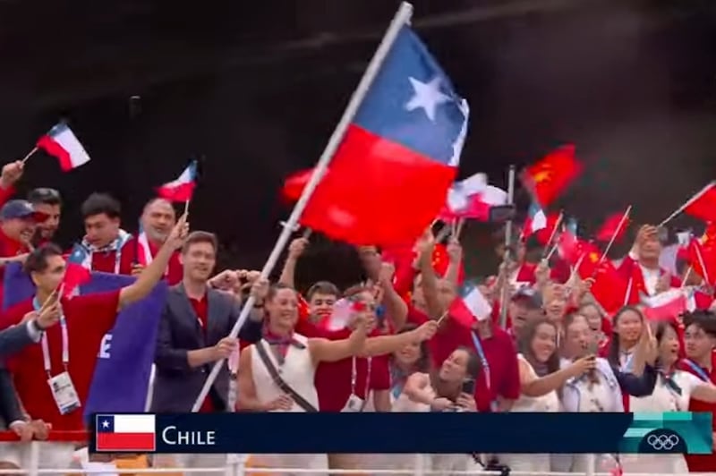 Los atletas chilenos compartieron su embarcación con las delegaciones de Camerún, China y Canadá.